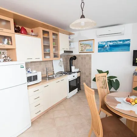 Alba Apartment *